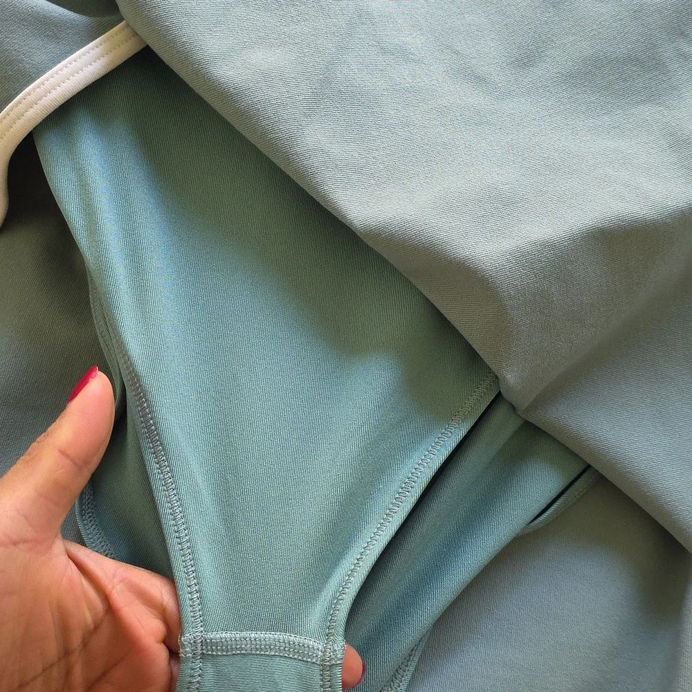 ALO Yoga Teal and Cream Skater Skirt SET)